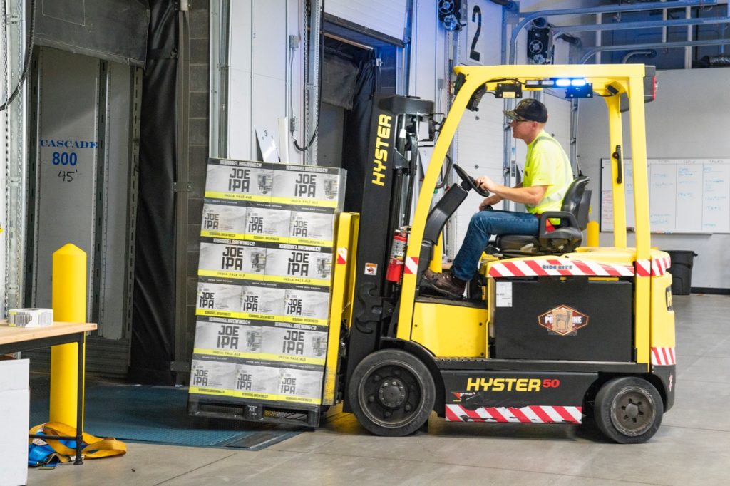 How to Avoid a Forklift Rollover [0]